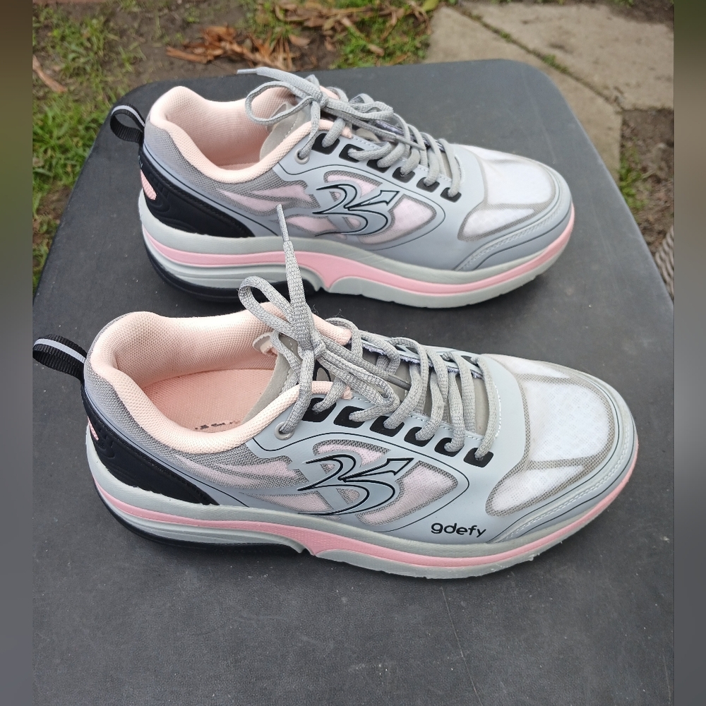 gdefy Sneakers